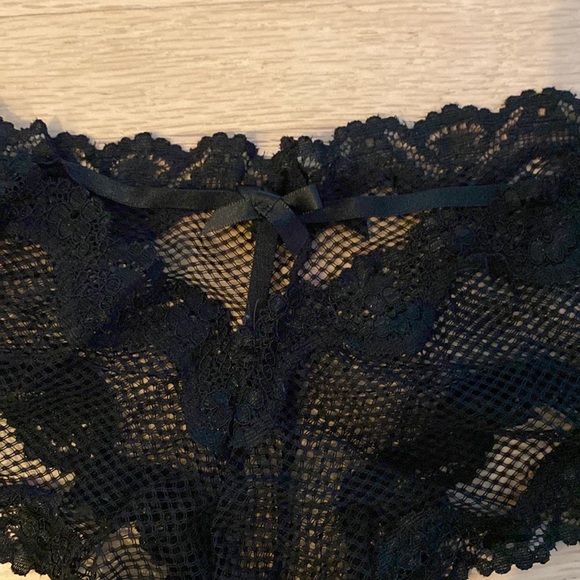 Victoria’s Secret Very Sexy Booty Undies - Picture 6 of 8